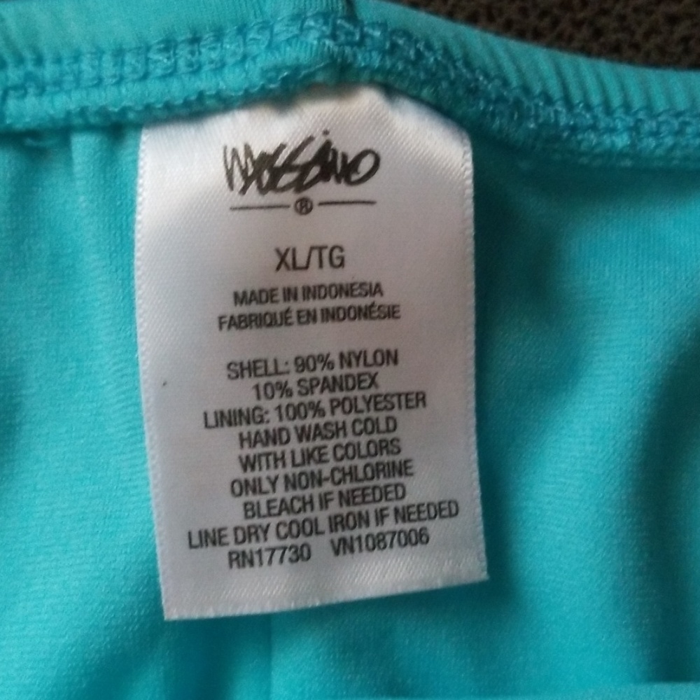 Swim bottoms - Picture 2 of 2